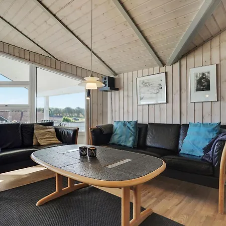 Gorgeous Home In Nordborg With Sauna بيت للعطل نُوابورغ